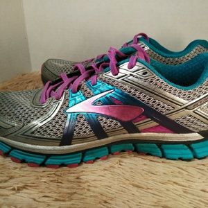 Brooks GTS 17 Womens Running Shoes Size 11.5